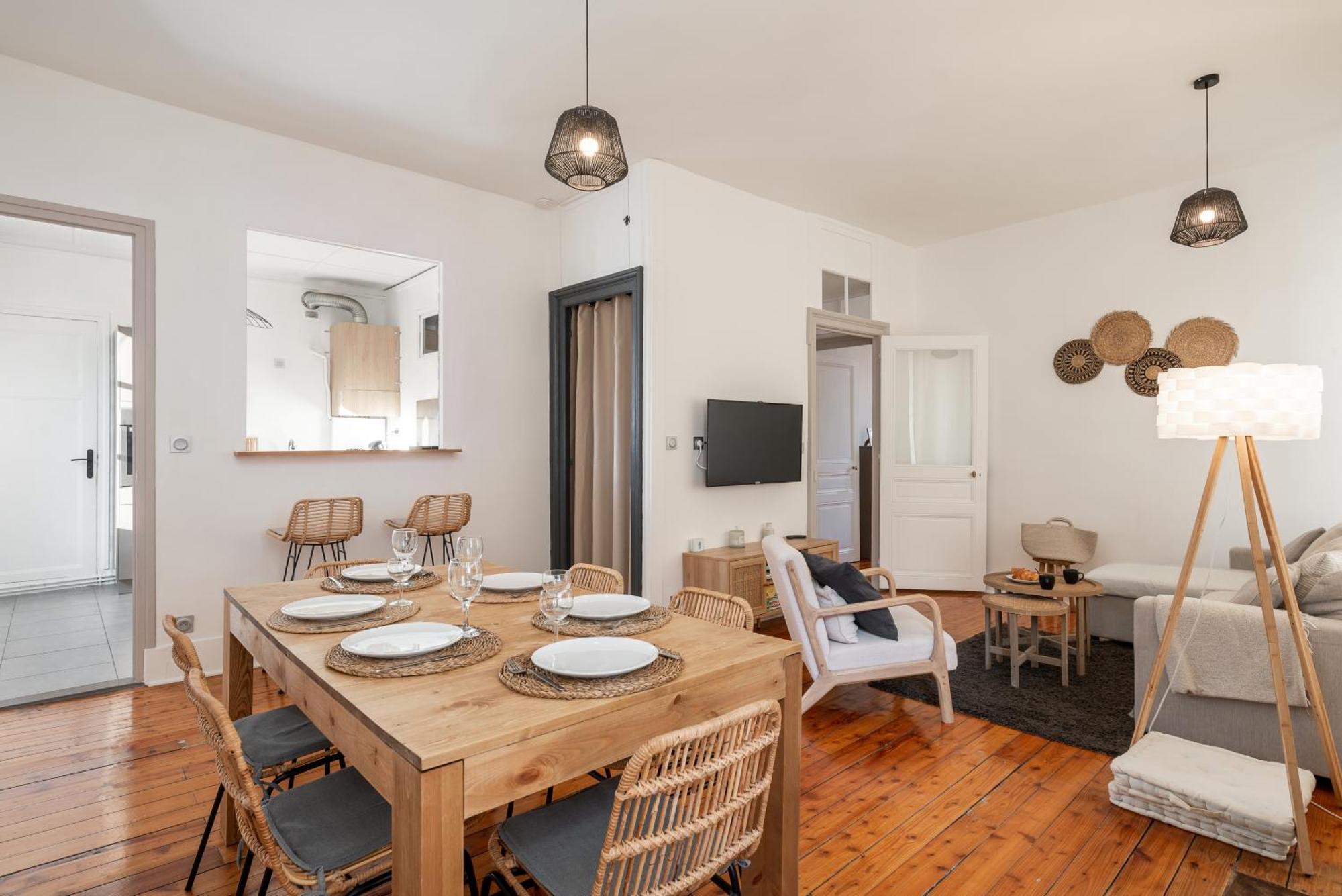 Appartement spacieux et chaleureux coeur de ville Chambéry Extérieur photo