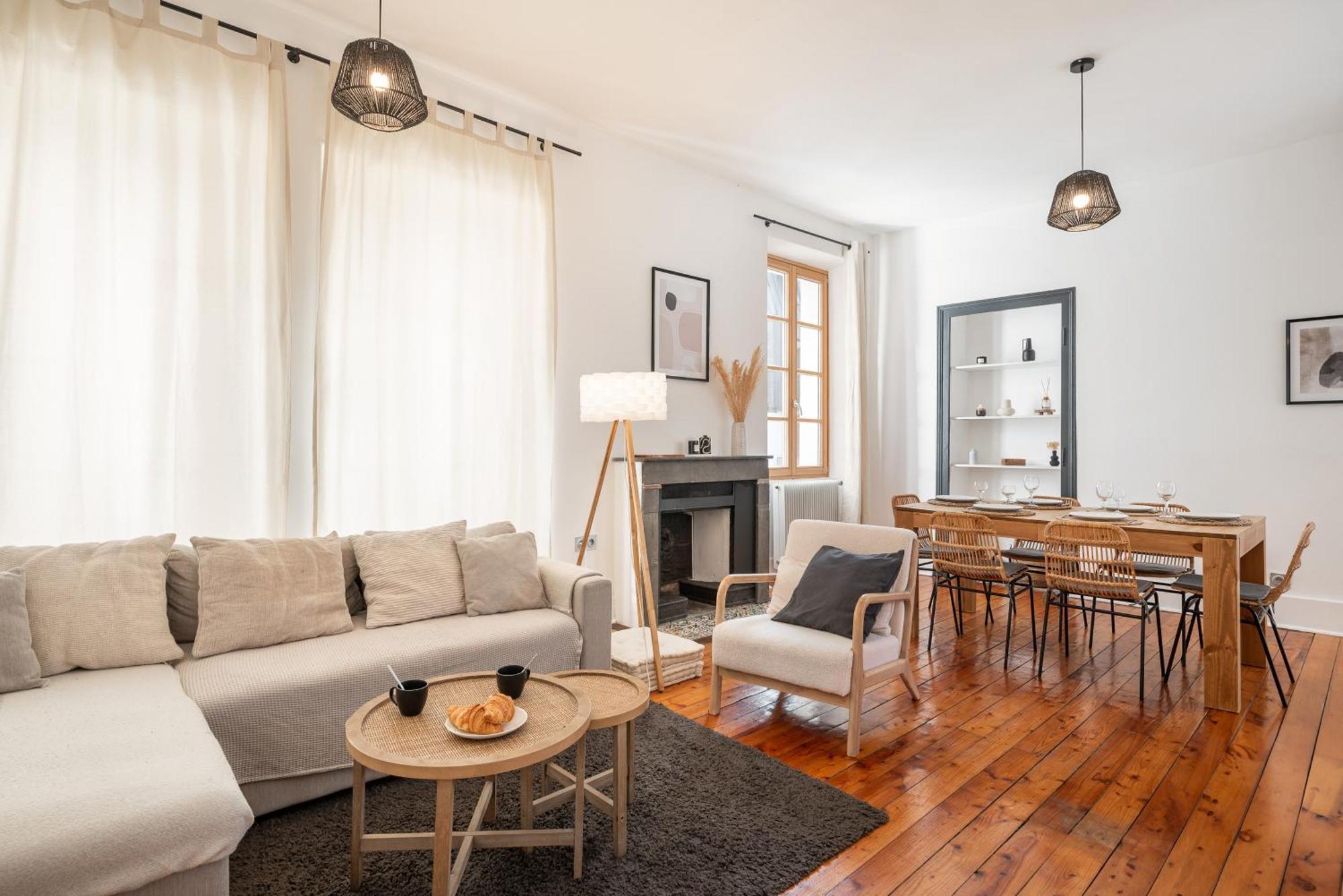 Appartement spacieux et chaleureux coeur de ville Chambéry Extérieur photo