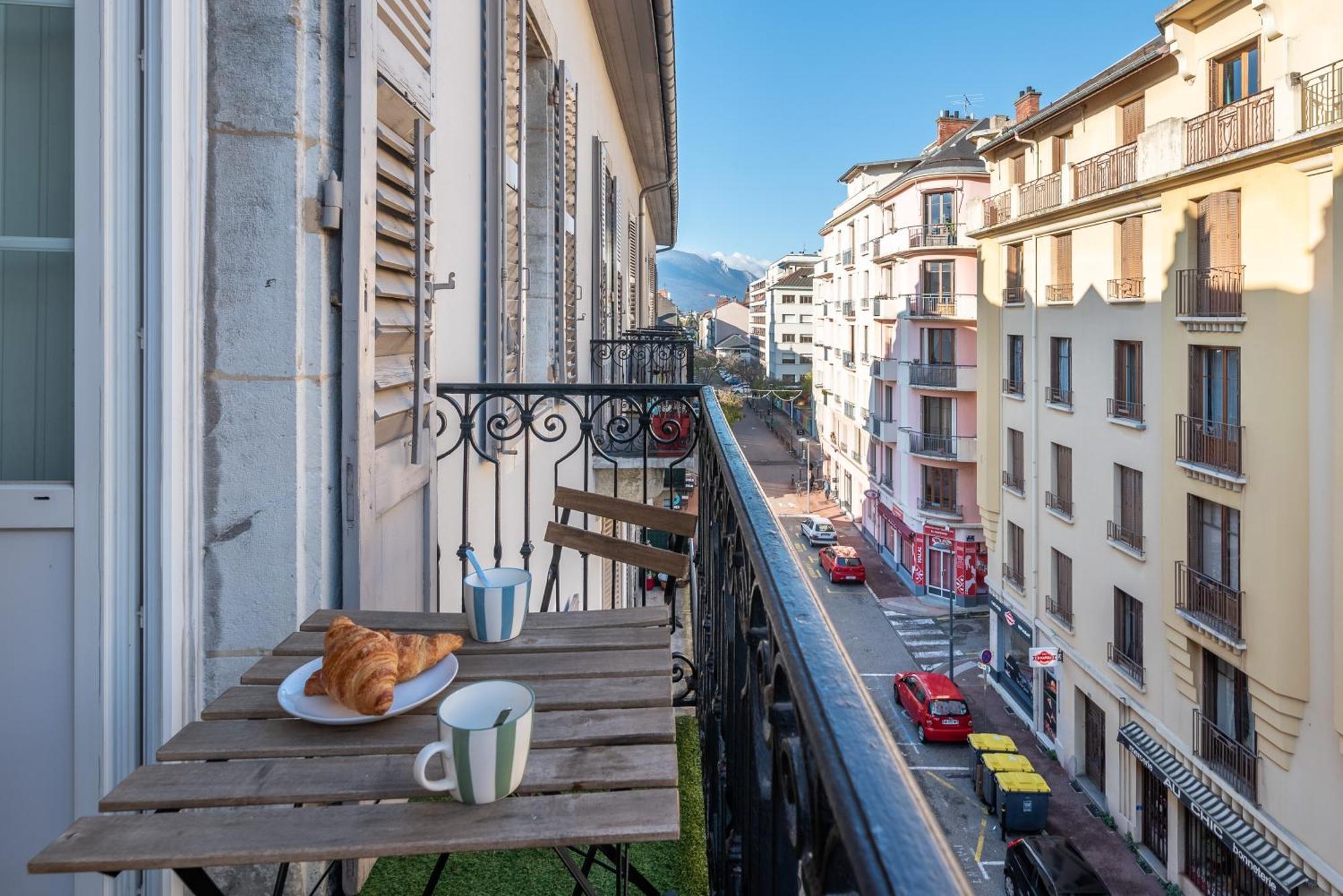 Appartement spacieux et chaleureux coeur de ville Chambéry Extérieur photo