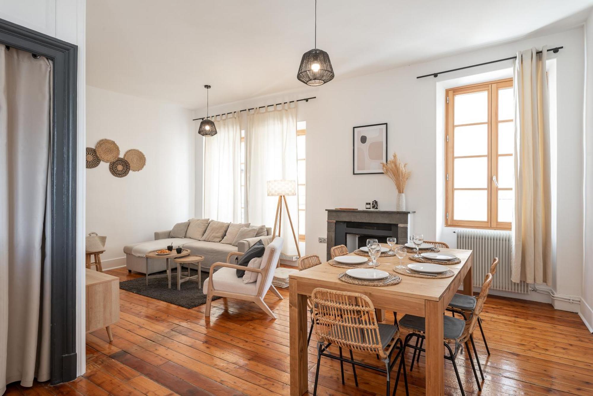 Appartement spacieux et chaleureux coeur de ville Chambéry Extérieur photo